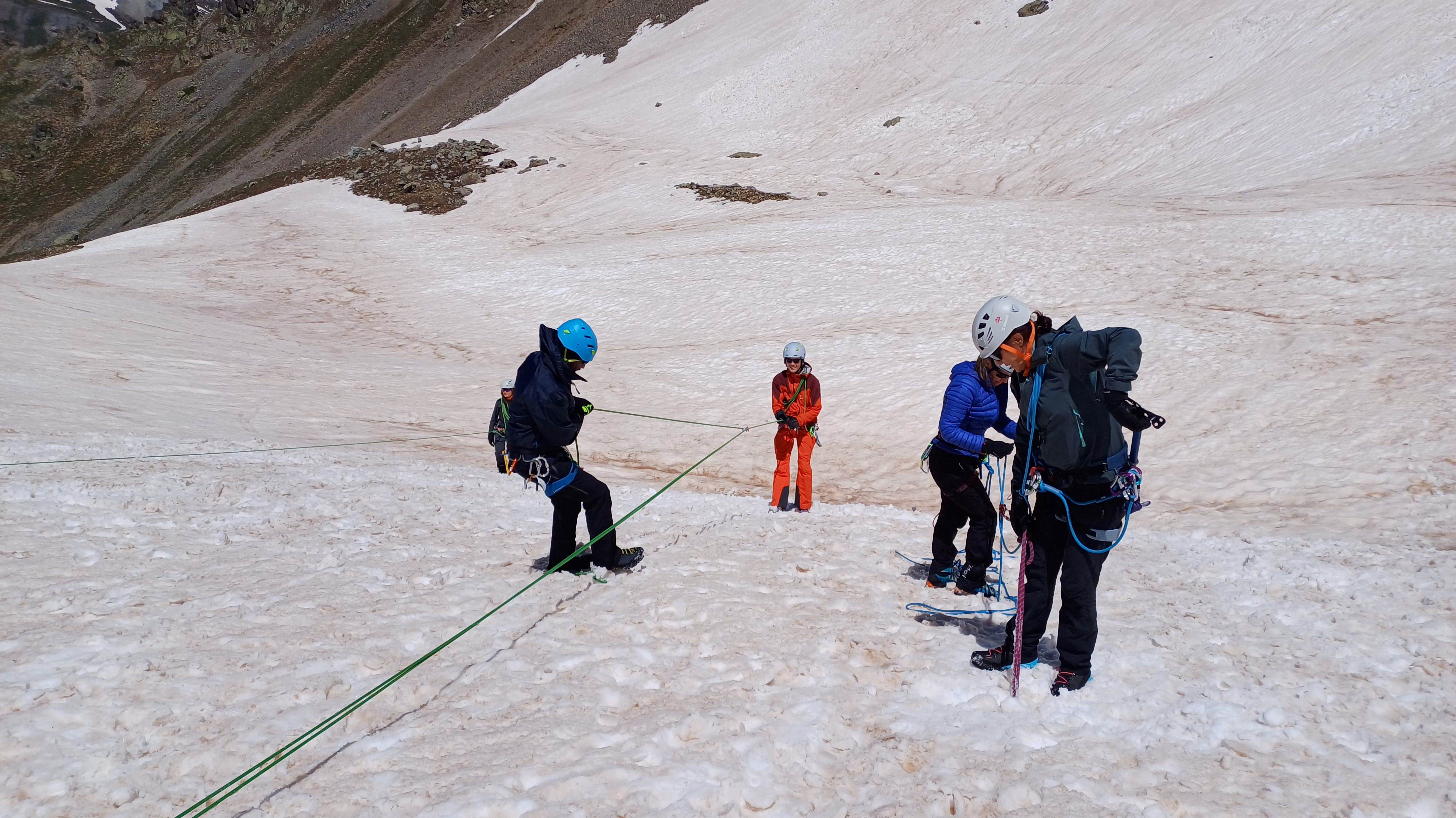 Alpinisme : Ecole de neige et glacier au Lautaret