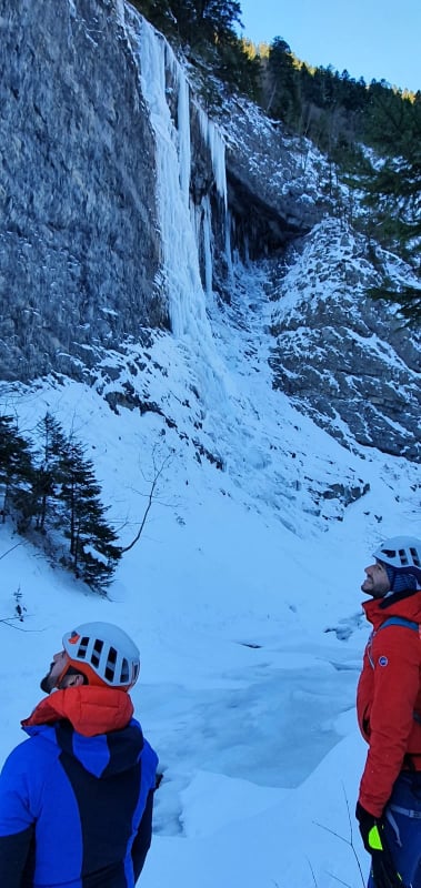 Cycle "vers l'autonomie cascade de glace"