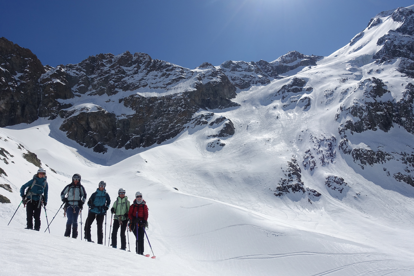 5 jours dans les écrins : Un raid à ski extraordinaire !
