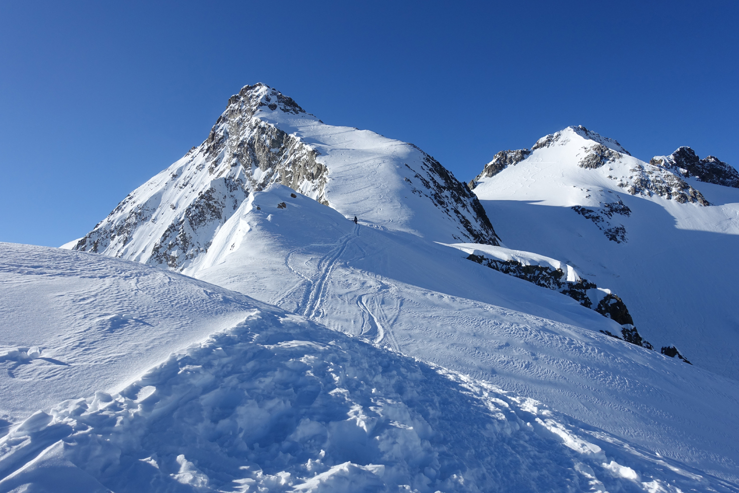 5 jours dans les écrins : Un raid à ski extraordinaire !